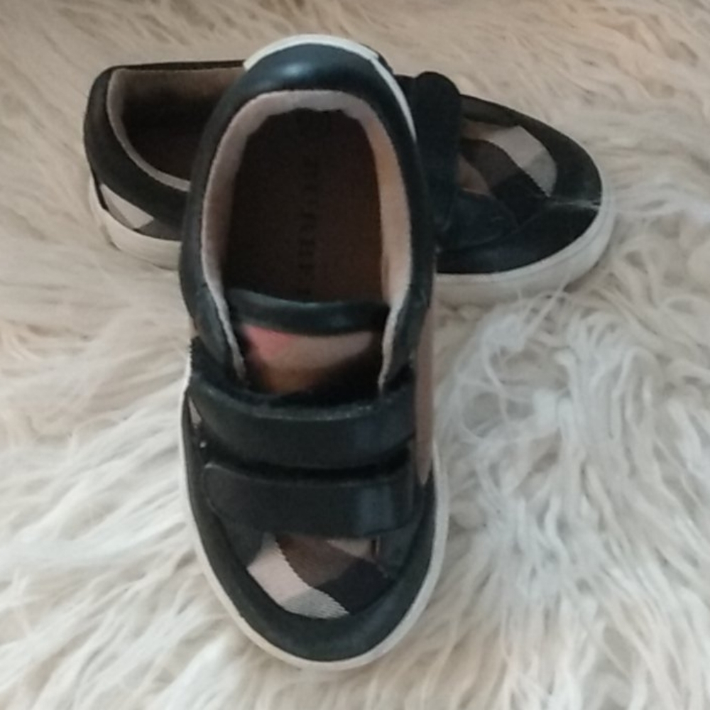 Shoes - Picture 2 of 4